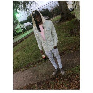 Meet your Posher, Devin